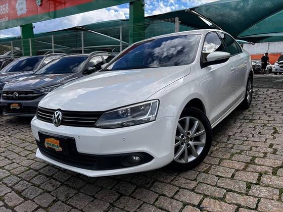 VOLKSWAGEN JETTA 2.0 COMFORTLINE FLEX 4P MANUAL